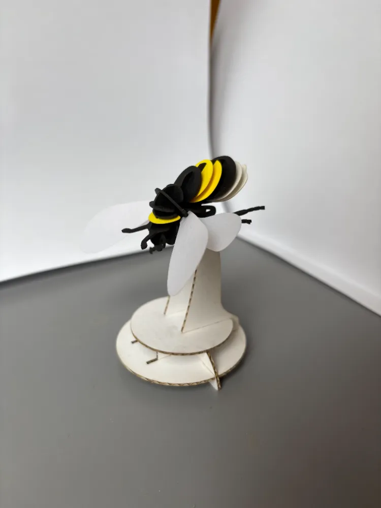 Abeille en papier