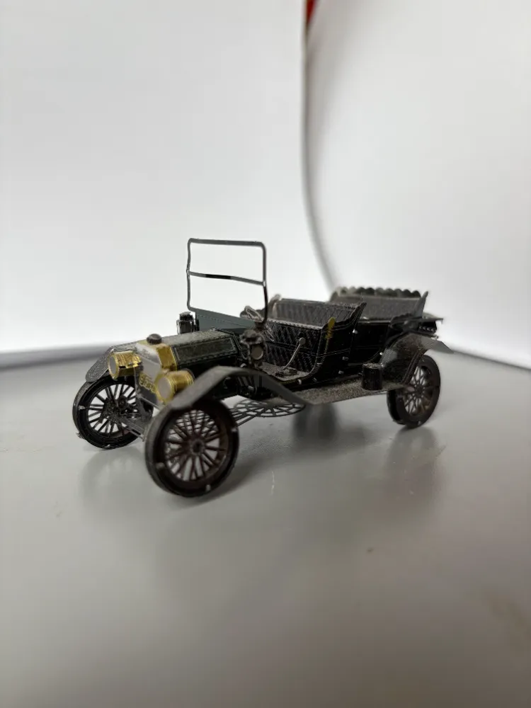 Maquette voiture en métal