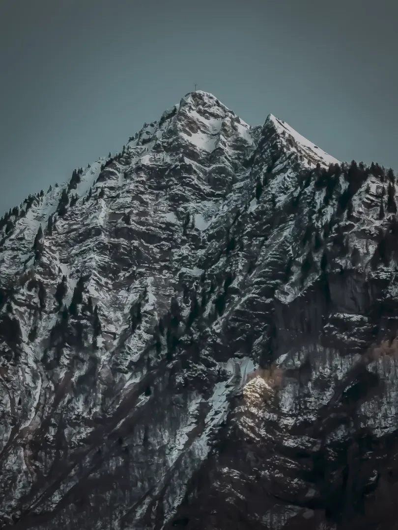 Montagne enneigée